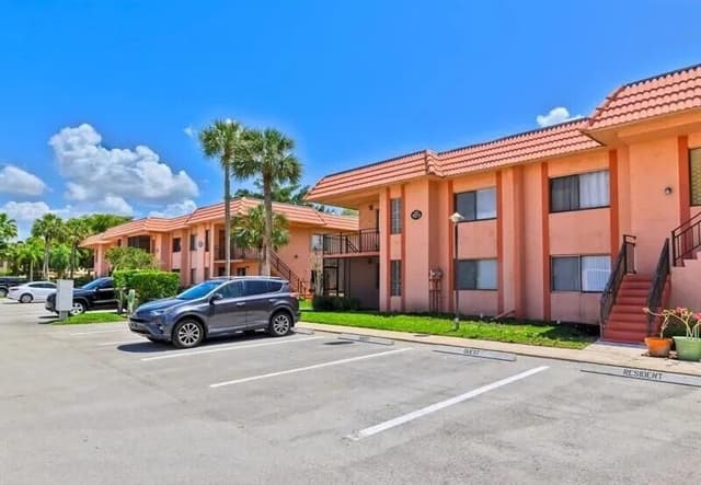 235 Lakeview Drive # 104, Weston FL 33326 - Weston, FL - Photo 6