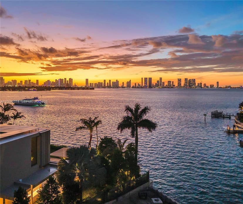 1649 W 22nd St, Miami Beach FL 33140