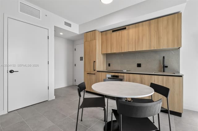 121 NE 5th Steet # 3313, Miami FL 33132 - Miami, FL - Photo 3