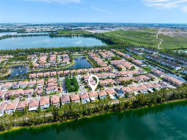 9890 NW 86th Ter, Doral FL 33178 - Doral, FL - Photo 2