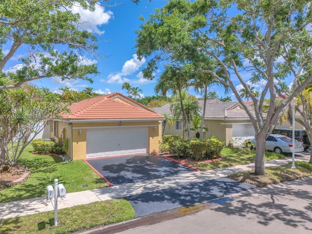 1600 Salerno Cir, Weston FL 33327 - Weston, FL - Photo 2