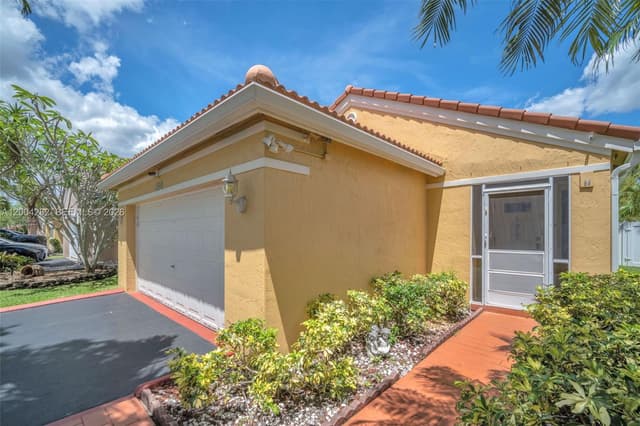 1600 Salerno Cir, Weston FL 33327 - Weston, FL - Photo 3