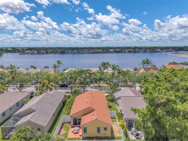 1600 Salerno Cir, Weston FL 33327 - Weston, FL - Photo 4