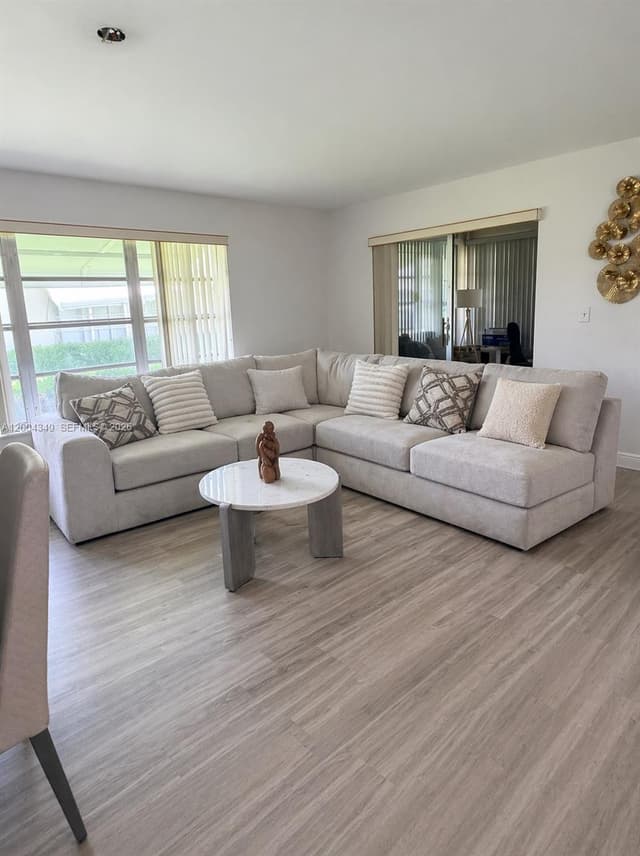 200 High Point Ct E # D, Delray Beach FL 33445 - Delray Beach, FL - Photo 4