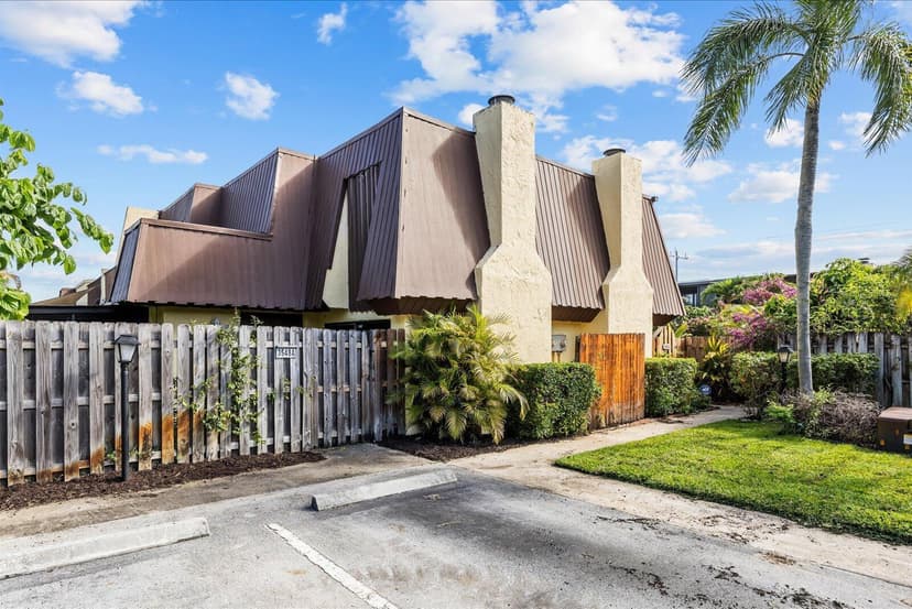 3548 Gardens East Drive # B, Palm Beach Gardens FL 33410