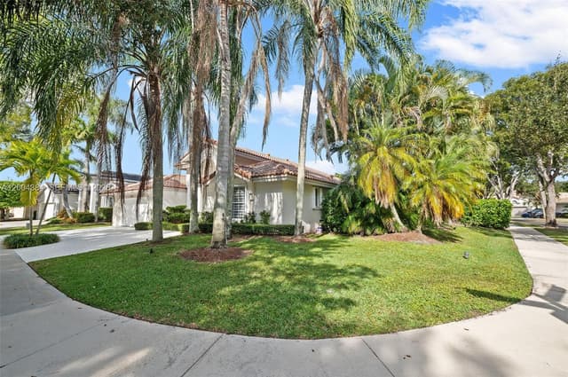 765 Bayside Ln, Weston FL 33326 - Weston, FL - Photo 2