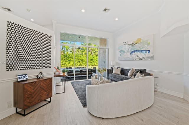 765 Bayside Ln, Weston FL 33326 - Weston, FL - Photo 4