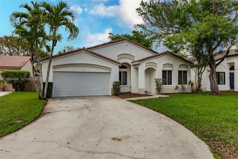 1414 E Harmony Lake Cir, Davie FL 33324