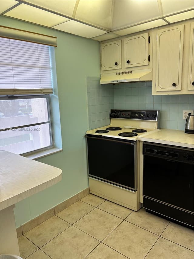 1045 Country Club Dr # 307, Margate FL 33063 - Margate, FL - Photo 6