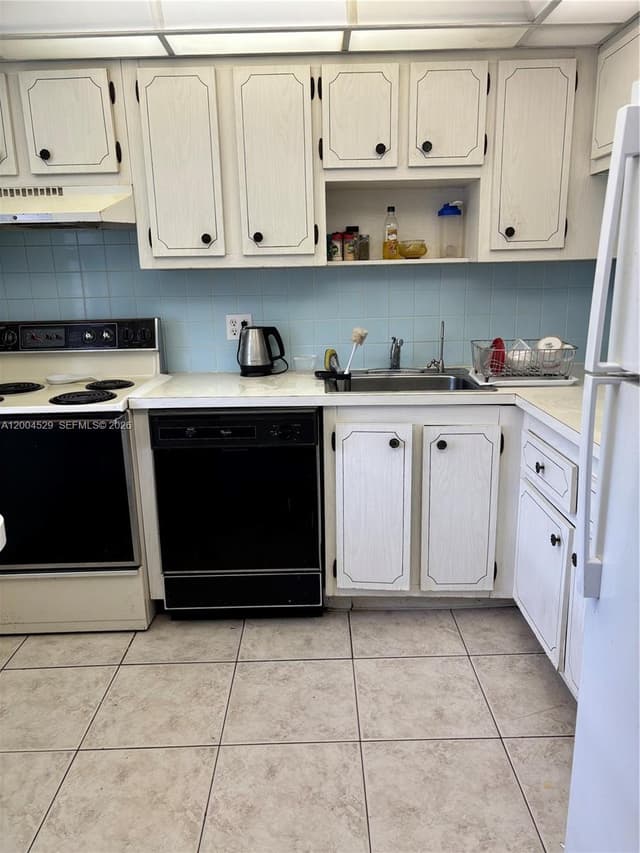 1045 Country Club Dr # 307, Margate FL 33063 - Margate, FL - Photo 5