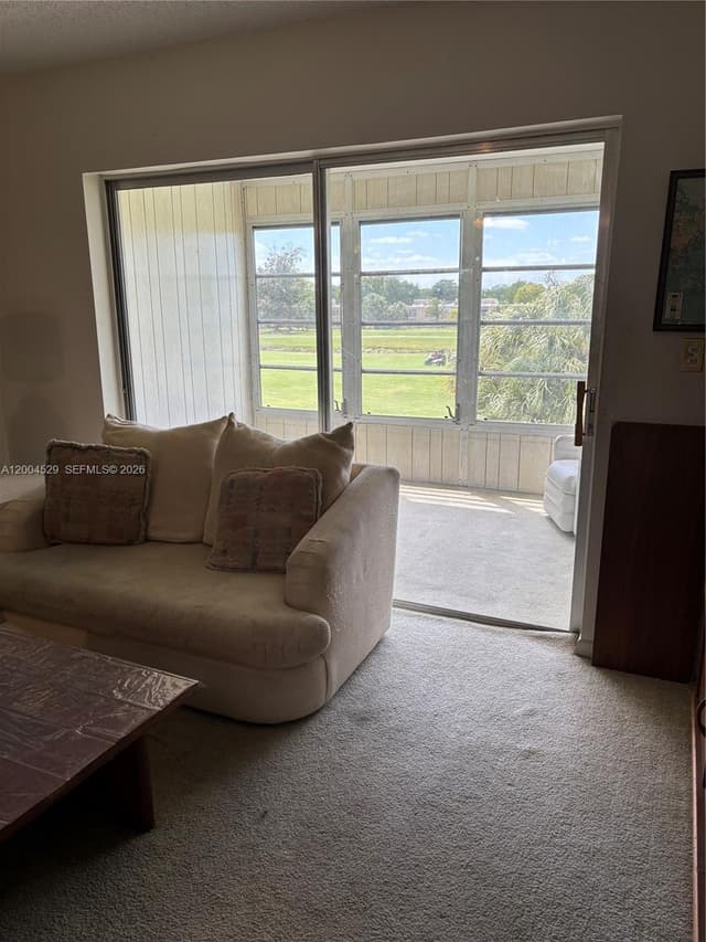 1045 Country Club Dr # 307, Margate FL 33063 - Margate, FL - Photo 4
