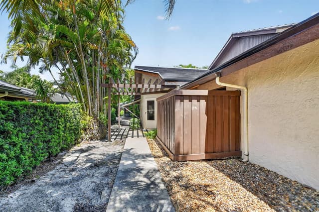 5155 Pine Drive, Boynton Beach FL 33437 - Boynton Beach, FL - Photo 5