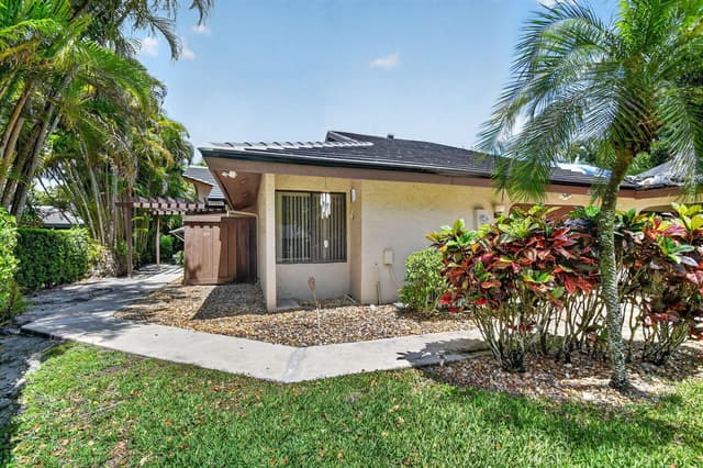 5155 Pine Drive, Boynton Beach FL 33437 - Boynton Beach, FL - Photo 4