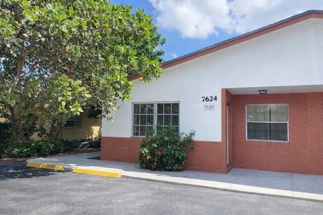 7624 SW 10th Street, North Lauderdale FL 33068