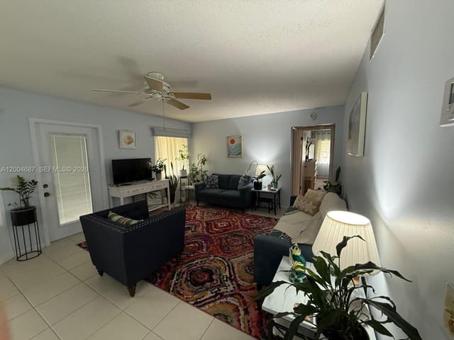 208 Pine Hov Cir # 2, Green Acres FL 33463 - Green Acres, FL - Photo 5