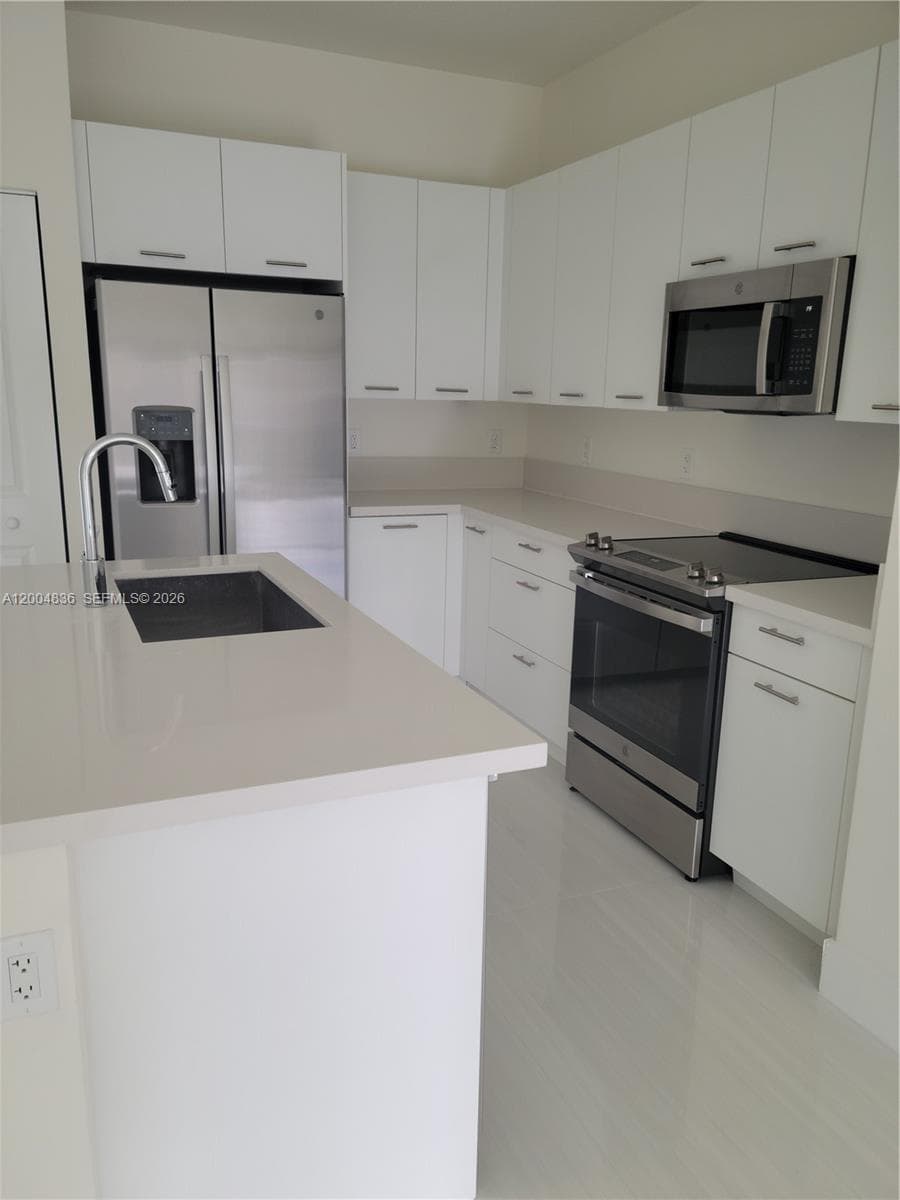 8167 NW 41st St # 109, Doral FL 33166
