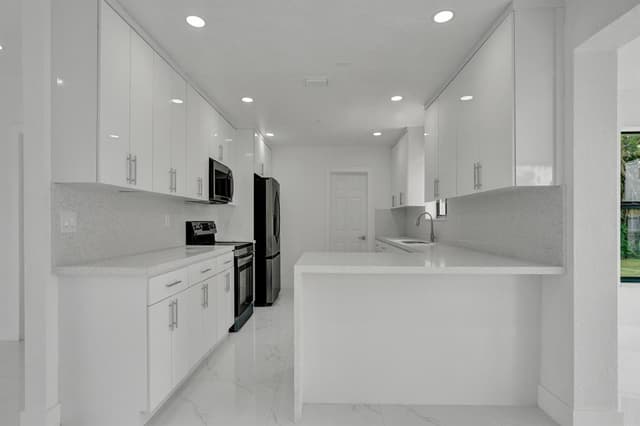 2301 Alcazar Drive, Miramar FL 33023 - Miramar, FL - Photo 4