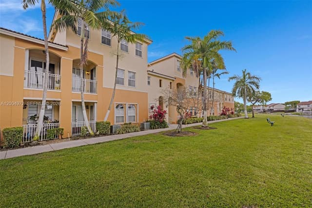 10012 NW 7th St # 209, Miami FL 33172 - Miami, FL - Photo 5