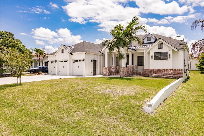 11240 NW 23rd St, Plantation FL 33323