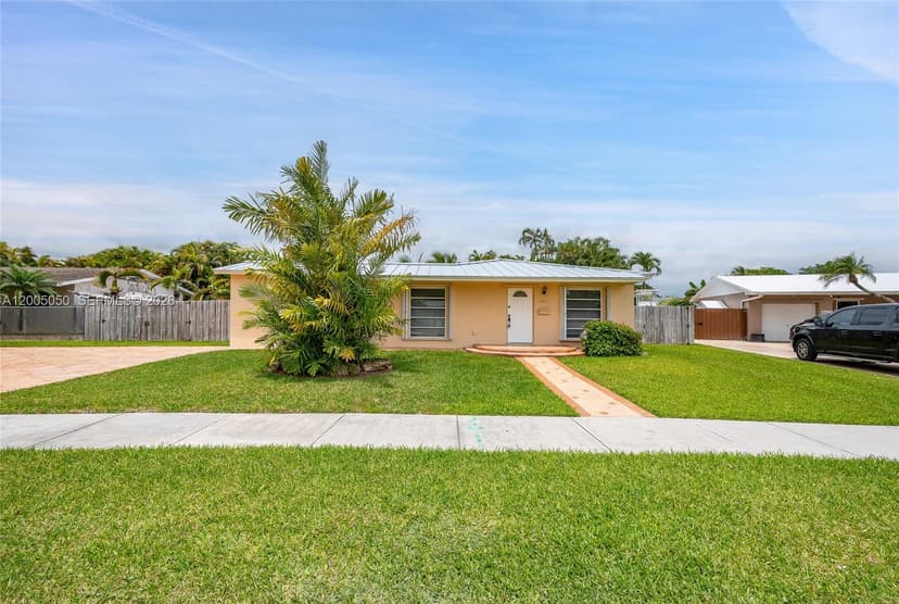 9411 SW 185th Ter, Cutler Bay FL 33157