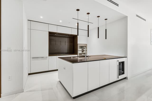 300 Biscayne Blvd Way # 1002, Miami FL 33131 - Miami, FL - Photo 2