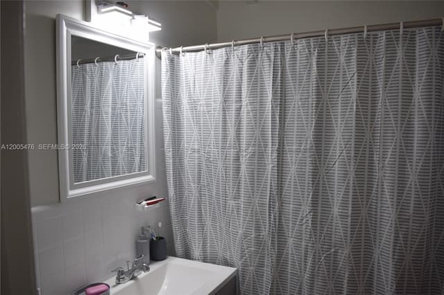 841 Hialeah Dr, Hialeah FL 33010 - Hialeah, FL - Photo 7