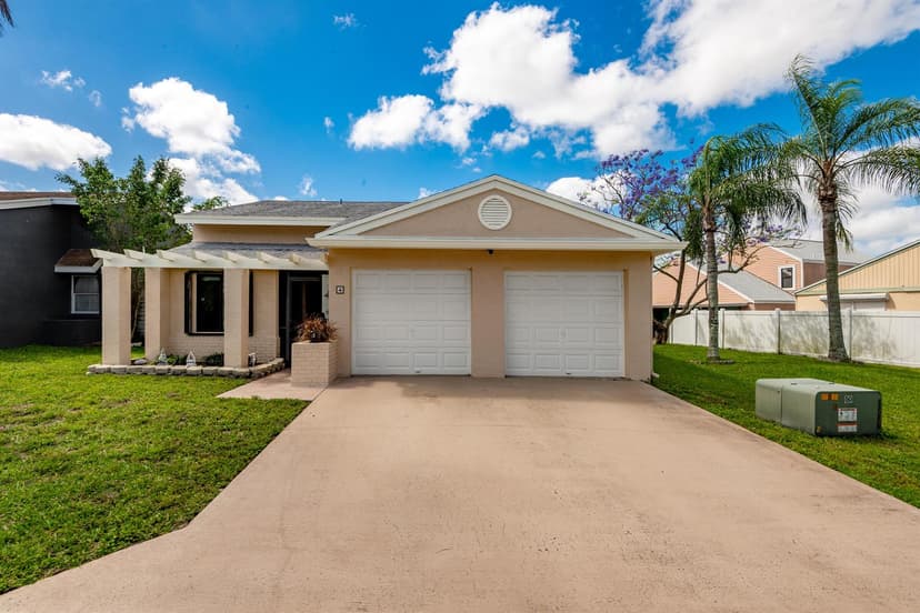 4 Verwood Way, Boynton Beach FL 33426