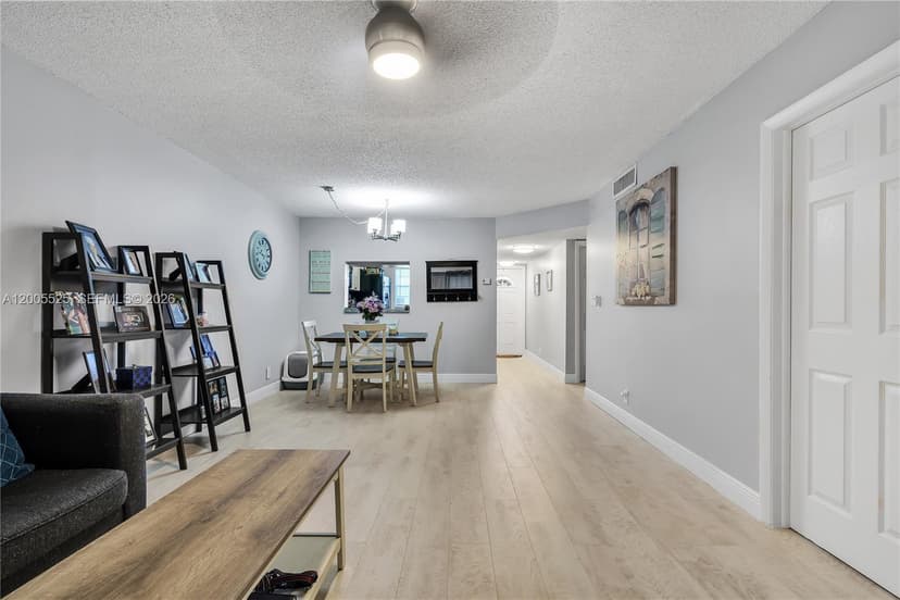 3777 NW 78th Ave # 15A, Davie FL 33024