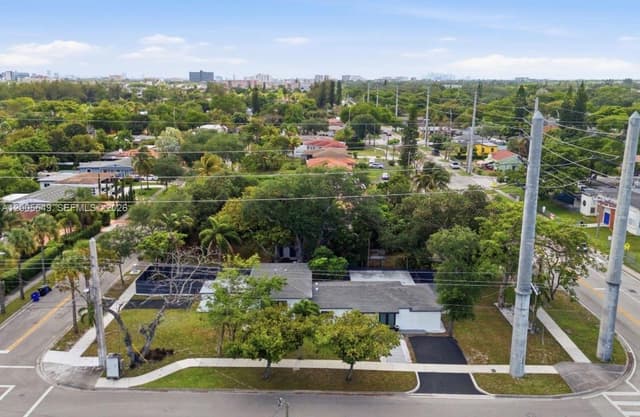 1810 NE 161st St, North Miami Beach FL 33162 - North Miami Beach, FL - Photo 5