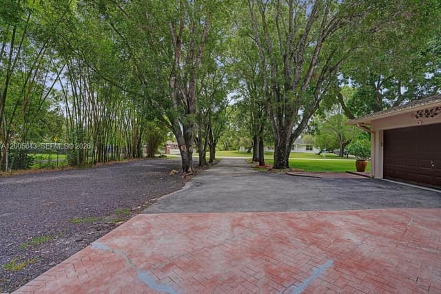 4981 SW 186th Ave, Southwest Ranches FL 33332 - Southwest Ranches, FL - Photo 7