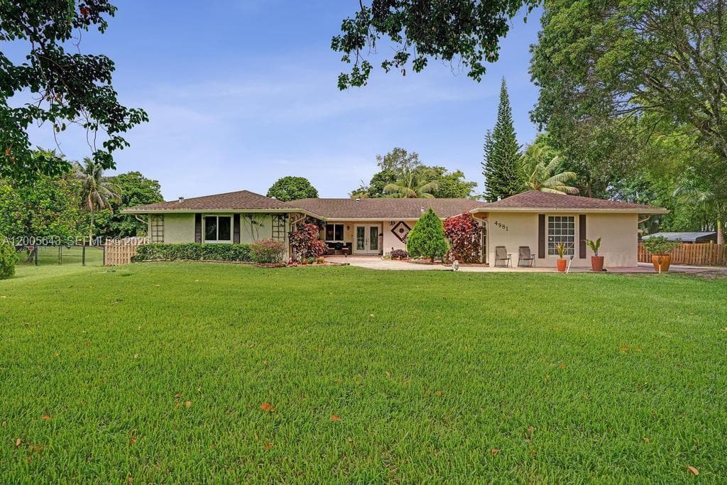 4981 SW 186th Ave, Southwest Ranches FL 33332 - Southwest Ranches, FL - Photo 1