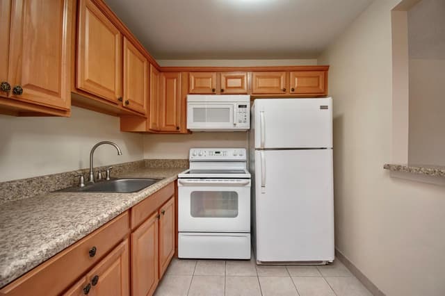 197 Andover H, West Palm Beach FL 33417 - West Palm Beach, FL - Photo 2