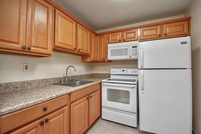 197 Andover H, West Palm Beach FL 33417 - West Palm Beach, FL - Photo 3