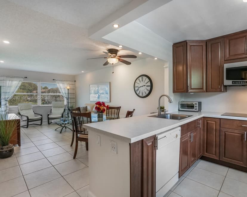 3506 NW 49th Ave # 511, Lauderdale Lakes FL 33319