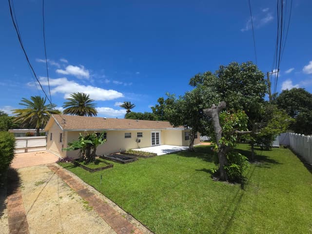 4554 Franwood Drive, Delray Beach FL 33445 - Delray Beach, FL - Photo 2