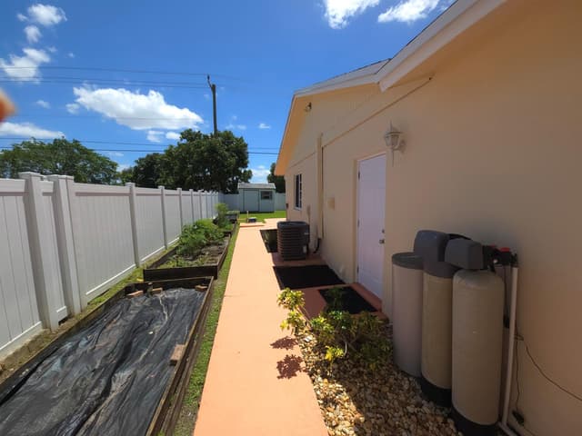 4554 Franwood Drive, Delray Beach FL 33445 - Delray Beach, FL - Photo 4