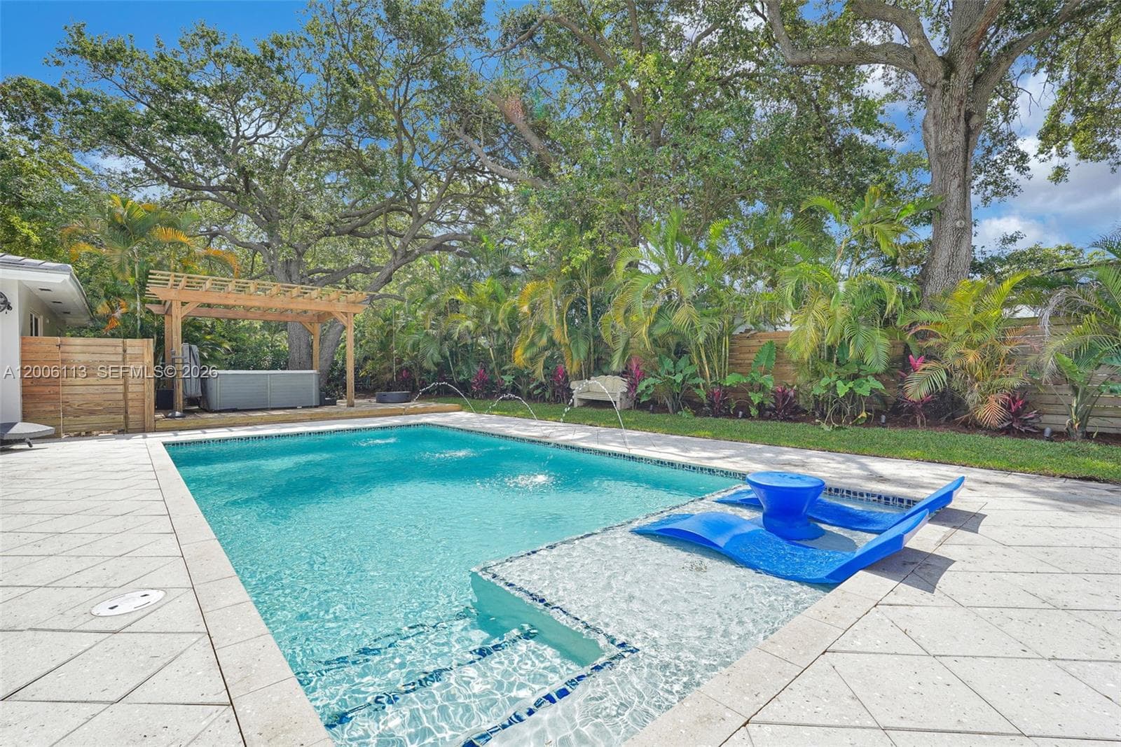 2 NW 89th St, El Portal FL 33150