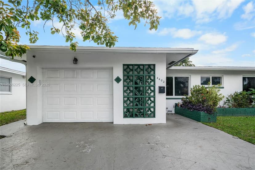 4402 NW 44th Ave, Tamarac FL 33319