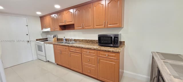 18011 Biscayne Blvd # 402, Aventura FL 33160 - Aventura, FL - Photo 6