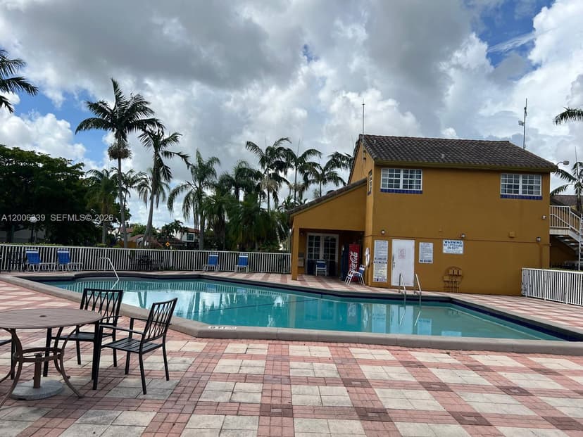 9715 Fontainebleau Blvd # E308, Miami FL 33172