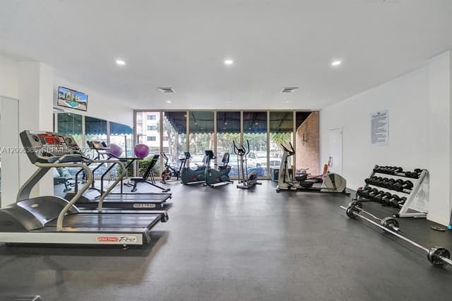 100 Golden Isles Dr # 810, Hallandale Beach FL 33009 - Hallandale Beach, FL - Photo 5