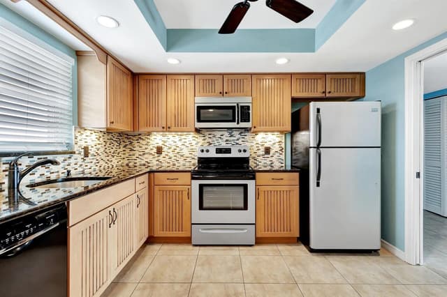 301 Lake Shore Drive # 503, Lake Park FL 33403 - Lake Park, FL - Photo 6