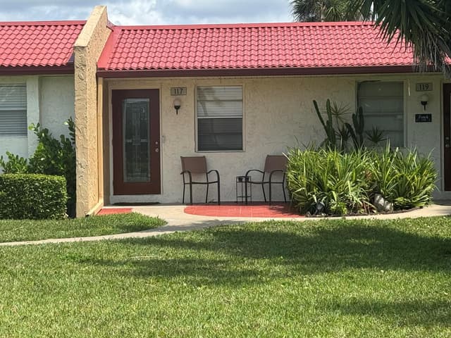 117 Golden River Drive, West Palm Beach FL 33411 - West Palm Beach, FL - Photo 4