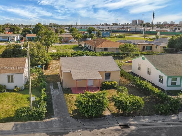 562 W 4th St, Riviera Beach FL 33404 - Riviera Beach, FL - Photo 4