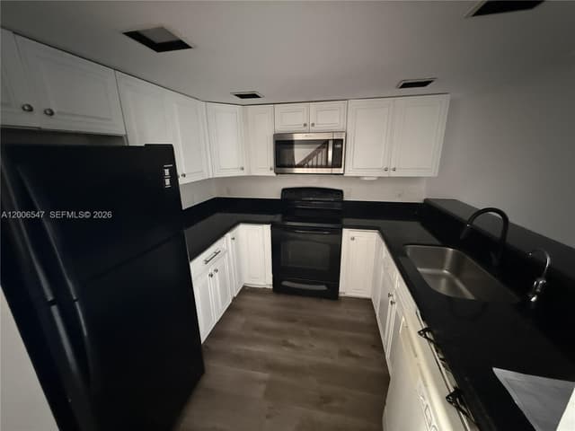 4220 SW 71st Way, Davie FL 33314 - Davie, FL - Photo 2