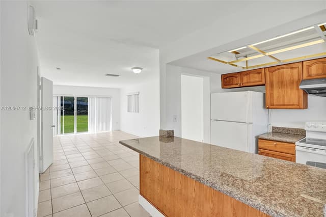 7344 SW 82nd St # C114, Miami FL 33143 - Miami, FL - Photo 4