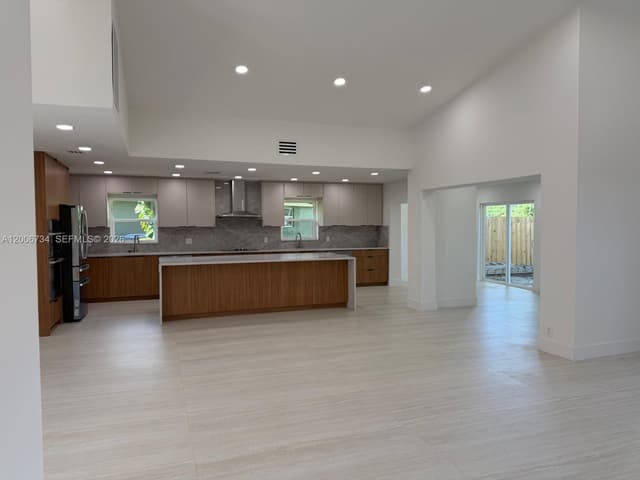 7917 Chula Vista Cres, Boca Raton FL 33433 - Boca Raton, FL - Photo 2