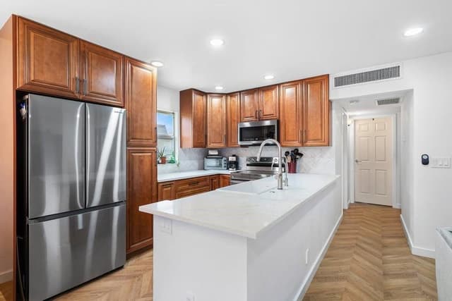 156 Seville, Delray Beach FL 33446 - Delray Beach, FL - Photo 2