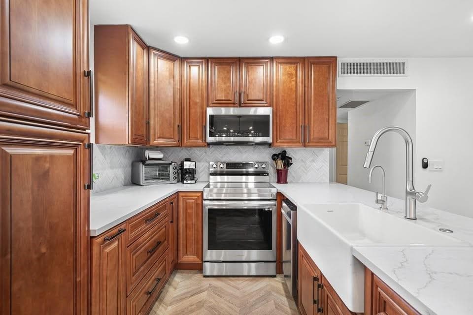 156 Seville, Delray Beach FL 33446 - Delray Beach, FL - Photo 1