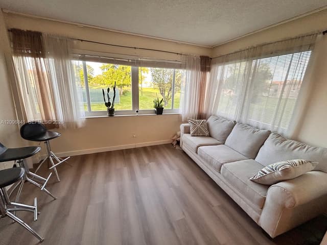 9801 Sunrise Lakes Blvd # 208, Sunrise FL 33322 - Sunrise, FL - Photo 2
